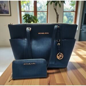 Michael Kors Teal Saffiano Leather Jet Set Top Zip Tote Matching Wristlet Wallet